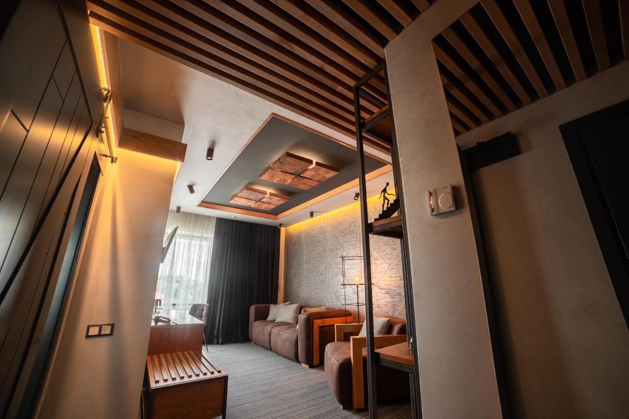 Mojo Boutique Hotel Lutsk Exterior photo